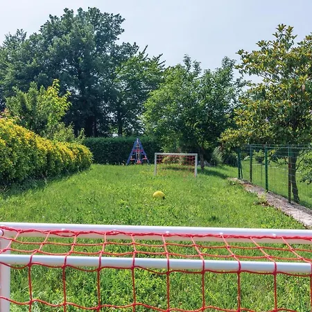 Pet Friendly Home In Visnjan Prázdninový dům *