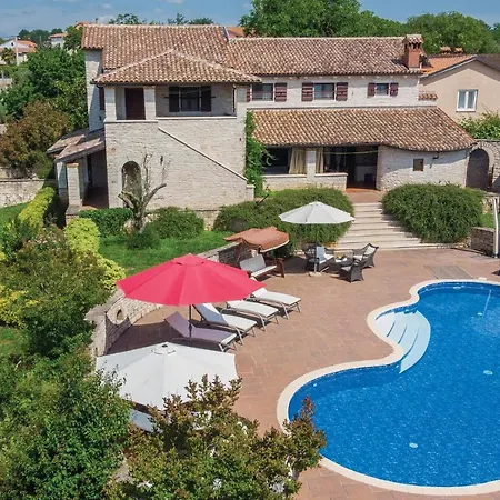 Awesome In With Jacuzzi Višnjan