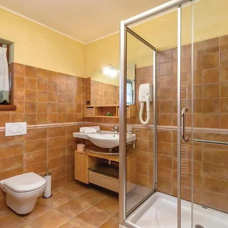 Awesome In With Jacuzzi Višnjan